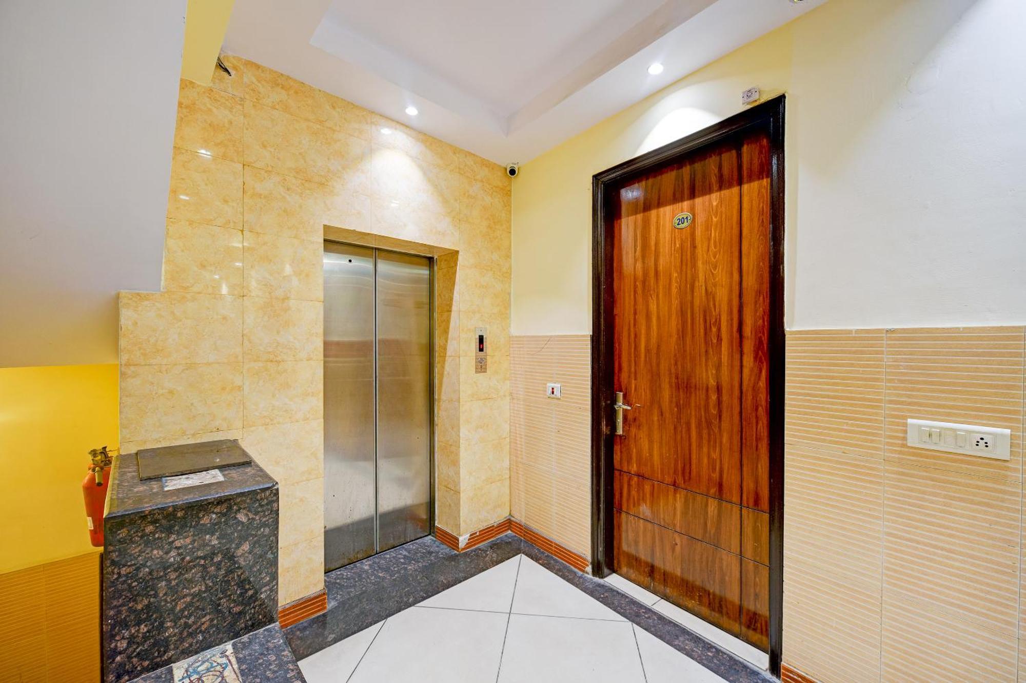 Hotel Le Grand - Walk-In From Rk Ashram Metro Station New Delhi Buitenkant foto