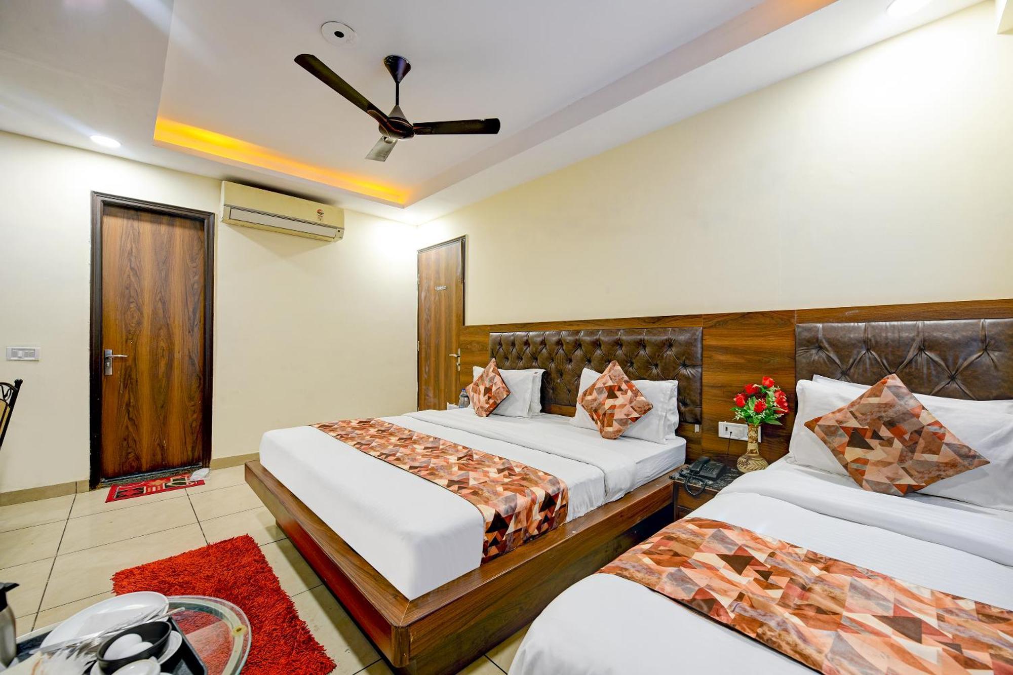 Hotel Le Grand - Walk-In From Rk Ashram Metro Station New Delhi Buitenkant foto