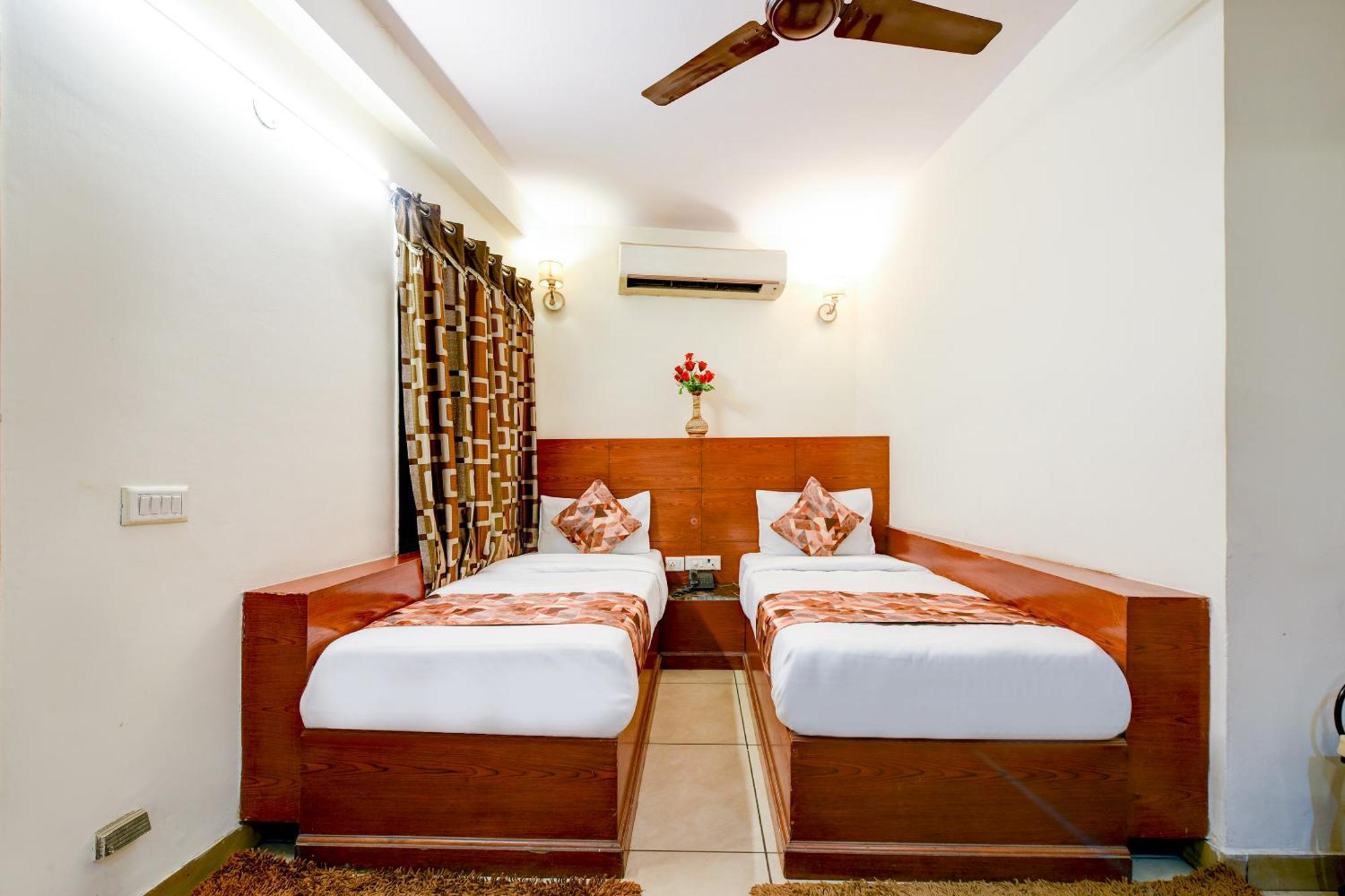Hotel Le Grand - Walk-In From Rk Ashram Metro Station New Delhi Buitenkant foto