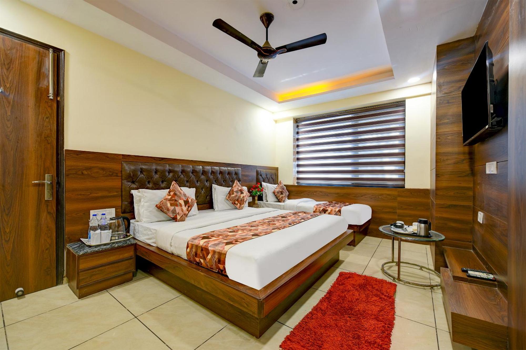 Hotel Le Grand - Walk-In From Rk Ashram Metro Station New Delhi Buitenkant foto
