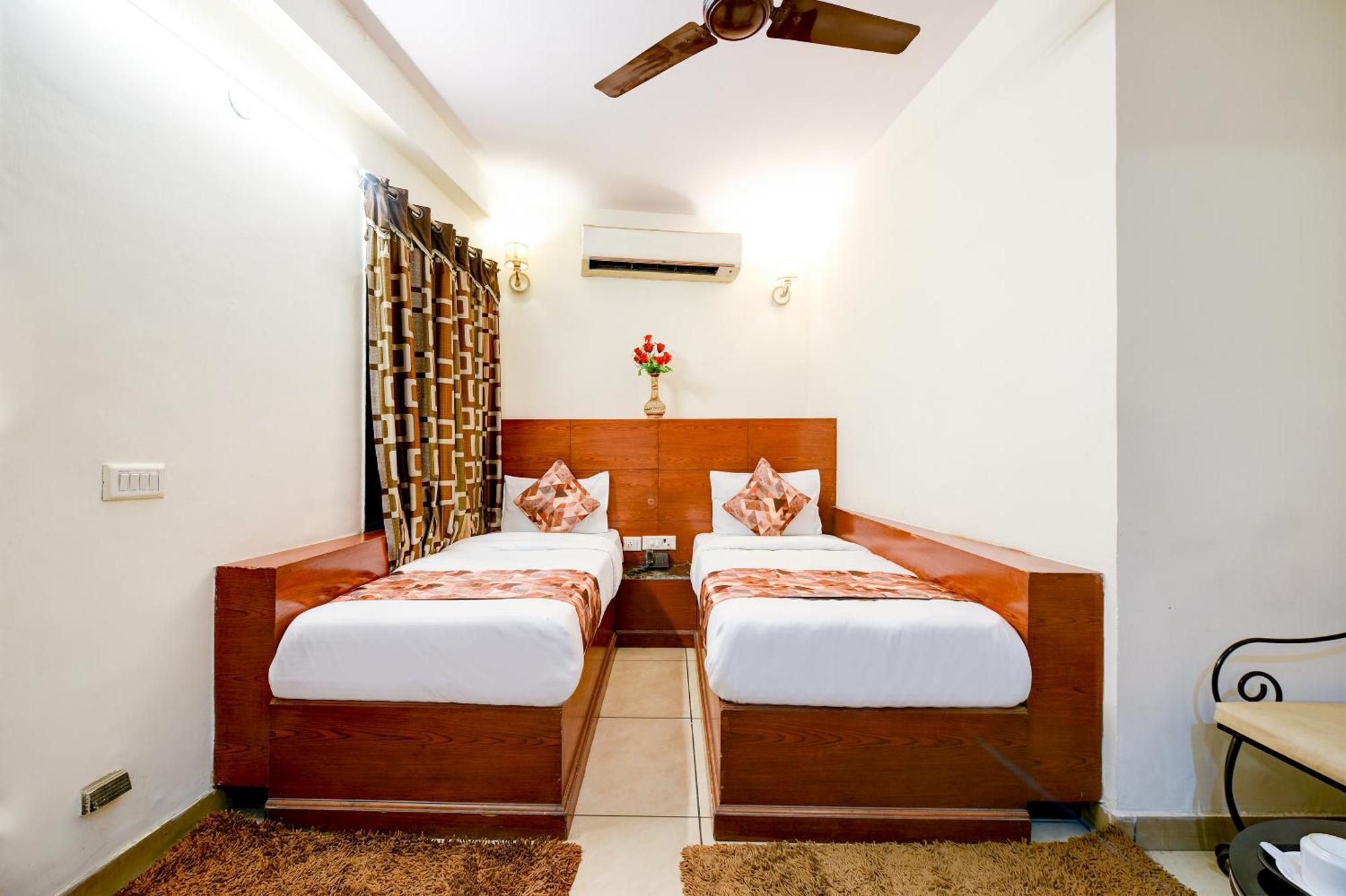 Hotel Le Grand - Walk-In From Rk Ashram Metro Station New Delhi Buitenkant foto