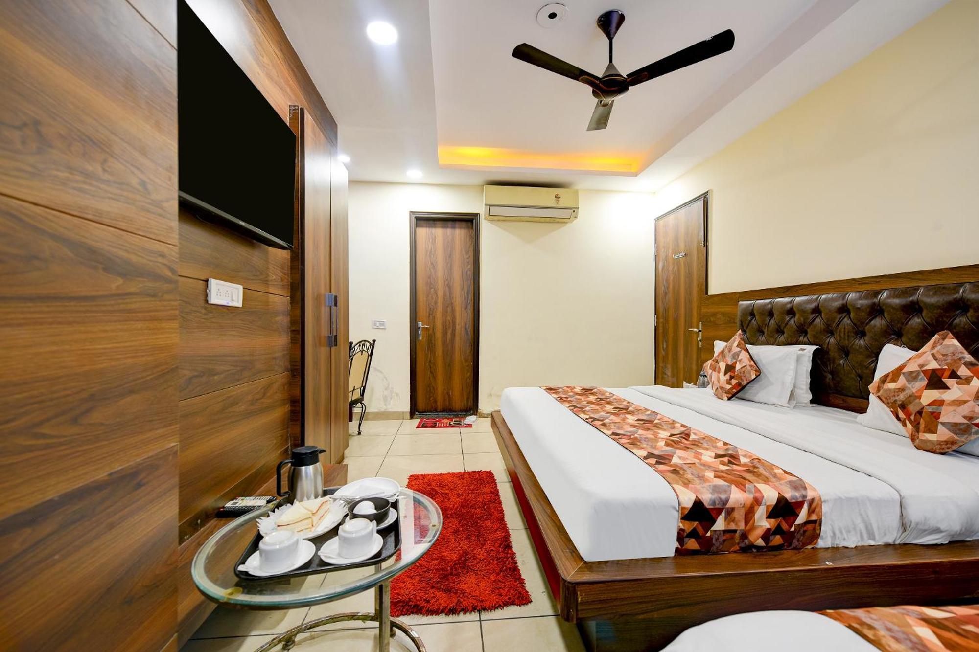 Hotel Le Grand - Walk-In From Rk Ashram Metro Station New Delhi Buitenkant foto