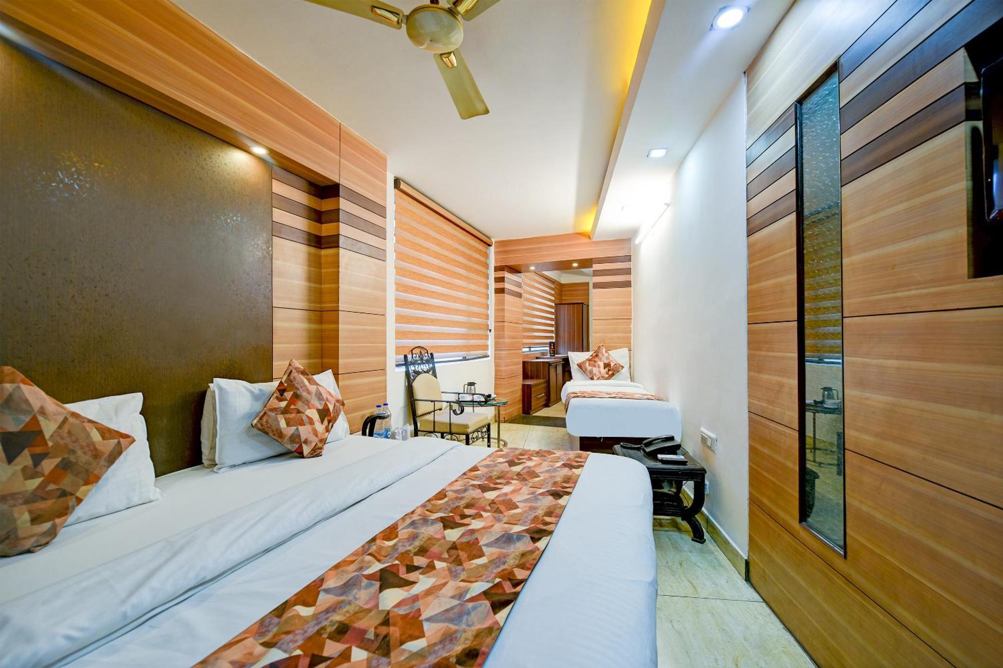 Hotel Le Grand - Walk-In From Rk Ashram Metro Station New Delhi Buitenkant foto