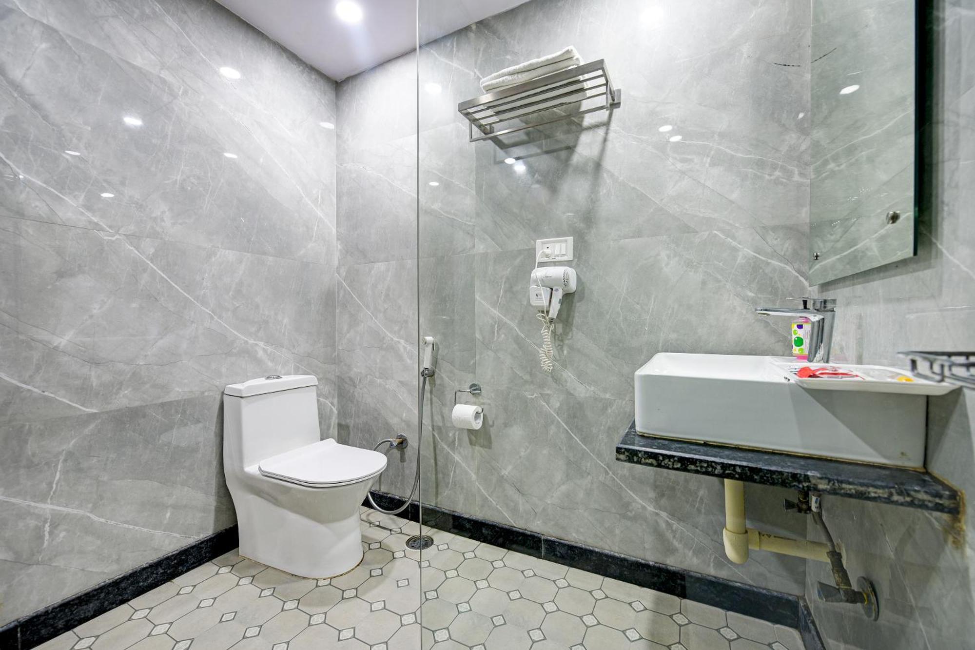 Hotel Le Grand - Walk-In From Rk Ashram Metro Station New Delhi Buitenkant foto